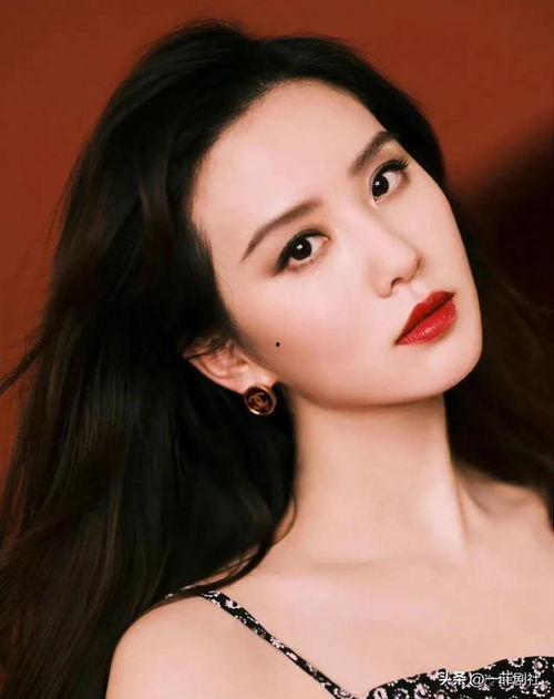 娱乐圈吃瓜女明星是谁呀,揭秘那些被热议的八卦主角 第2张 娱乐圈吃瓜女明星是谁呀,揭秘那些被热议的八卦主角 第2张